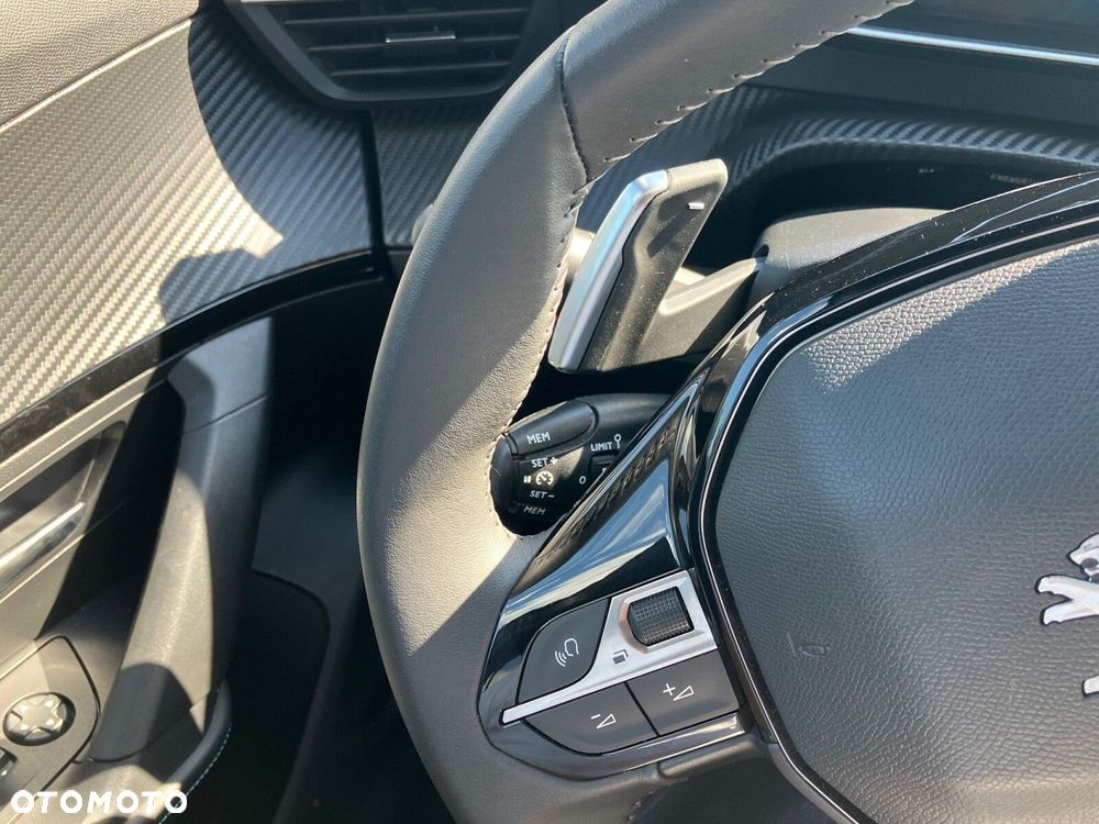 Peugeot 2008 1.2 PureTech Allure Pack S&S EAT8 - 18