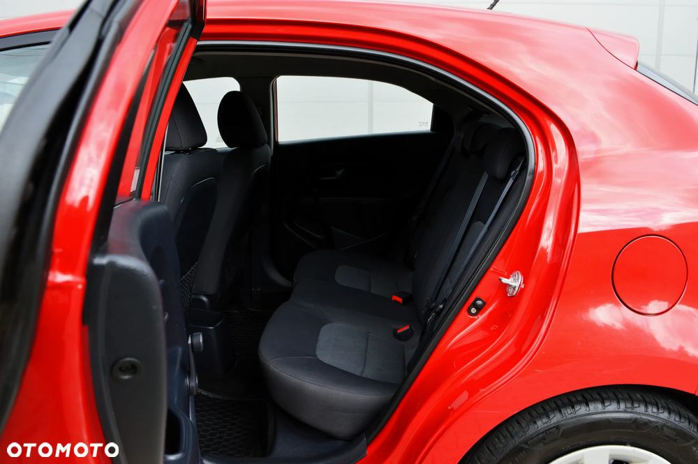Kia Rio 1.2 L - 7