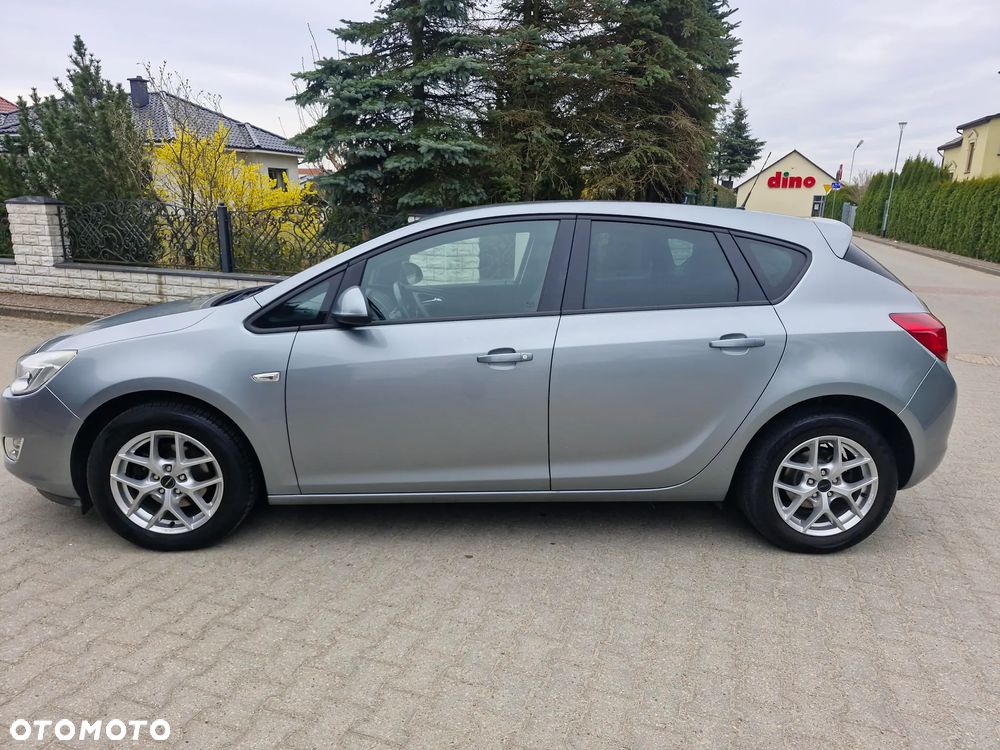 Opel Astra 1.6 ECOFLEX Start/Stop Edition - 4
