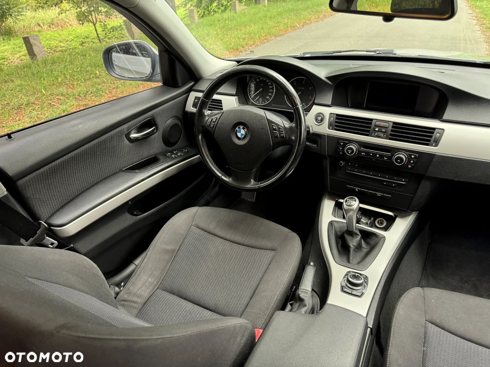 BMW Seria 3 318d - 4