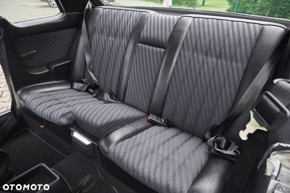 Mercedes-Benz W123 - 28