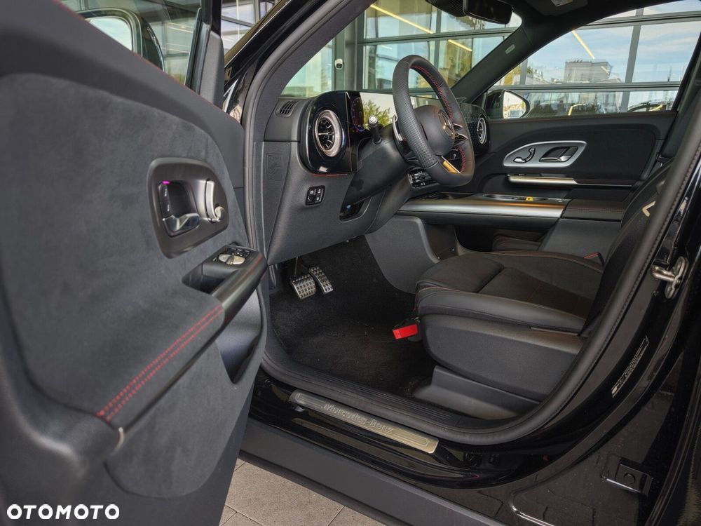 Mercedes-Benz GLB - 10
