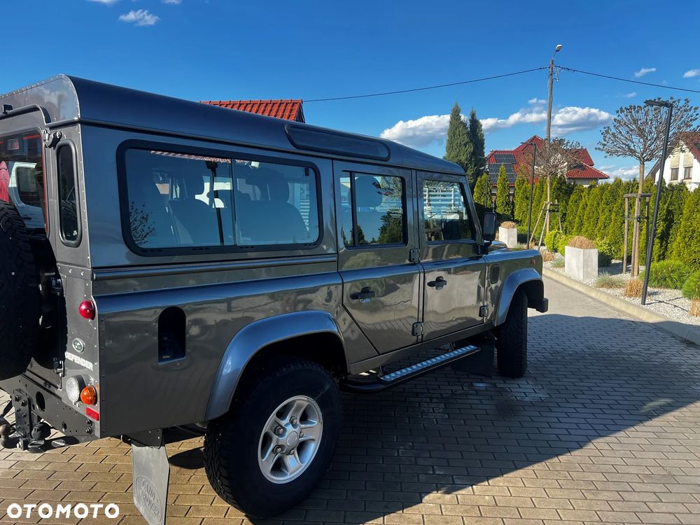 Land Rover Defender - 3