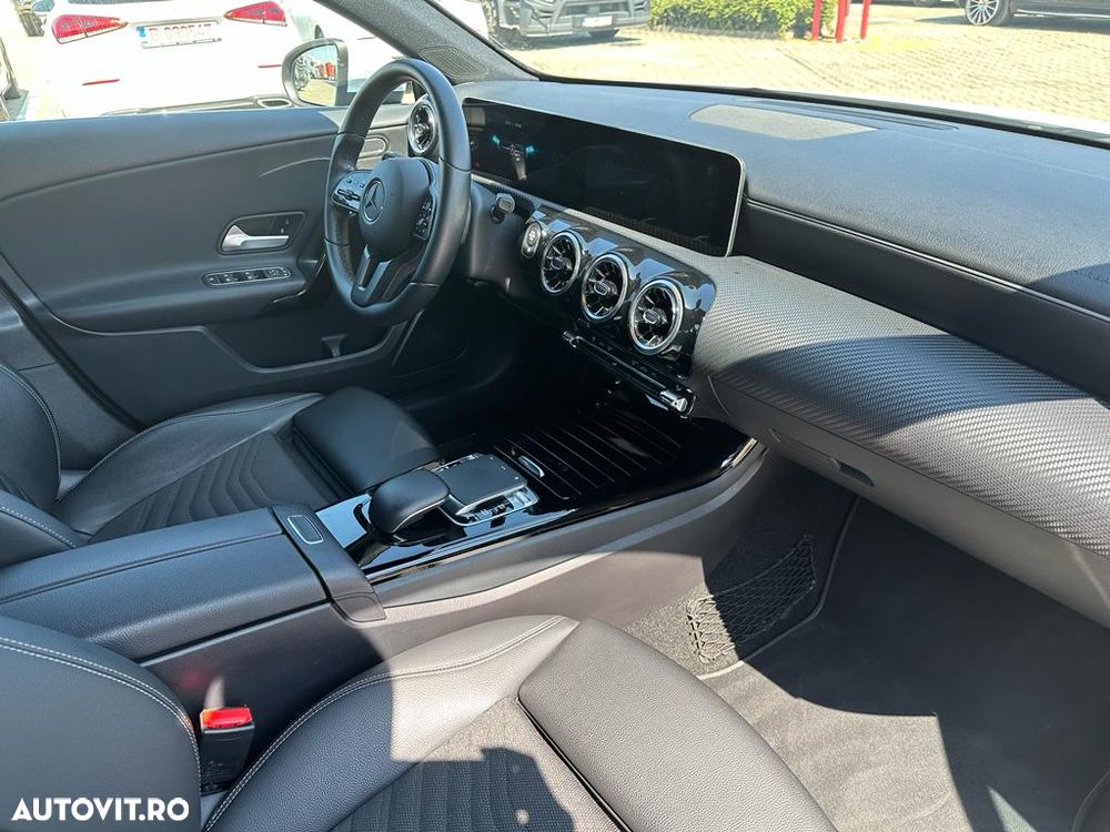 Mercedes-Benz A 220 Sedan Aut. - 2