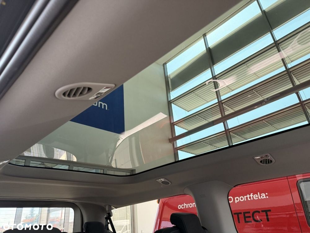 Ford Tourneo Custom - 23