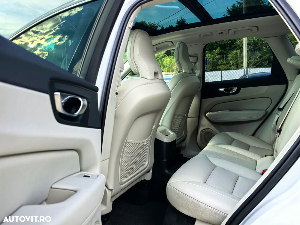 Volvo XC 60 T8 AWD Recharge Geartronic Inscription Expression - 6