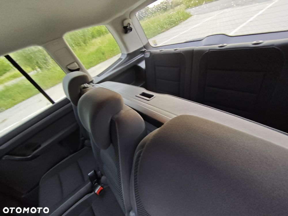 Volkswagen Touran - 21
