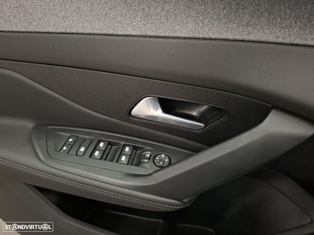 Peugeot 308 SW 1.2 Hybrid Allure e-DCS6 - 21