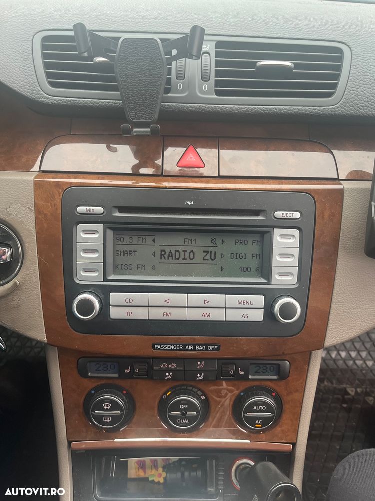 Volkswagen Passat 2.0 TDI DPF Highline - 8