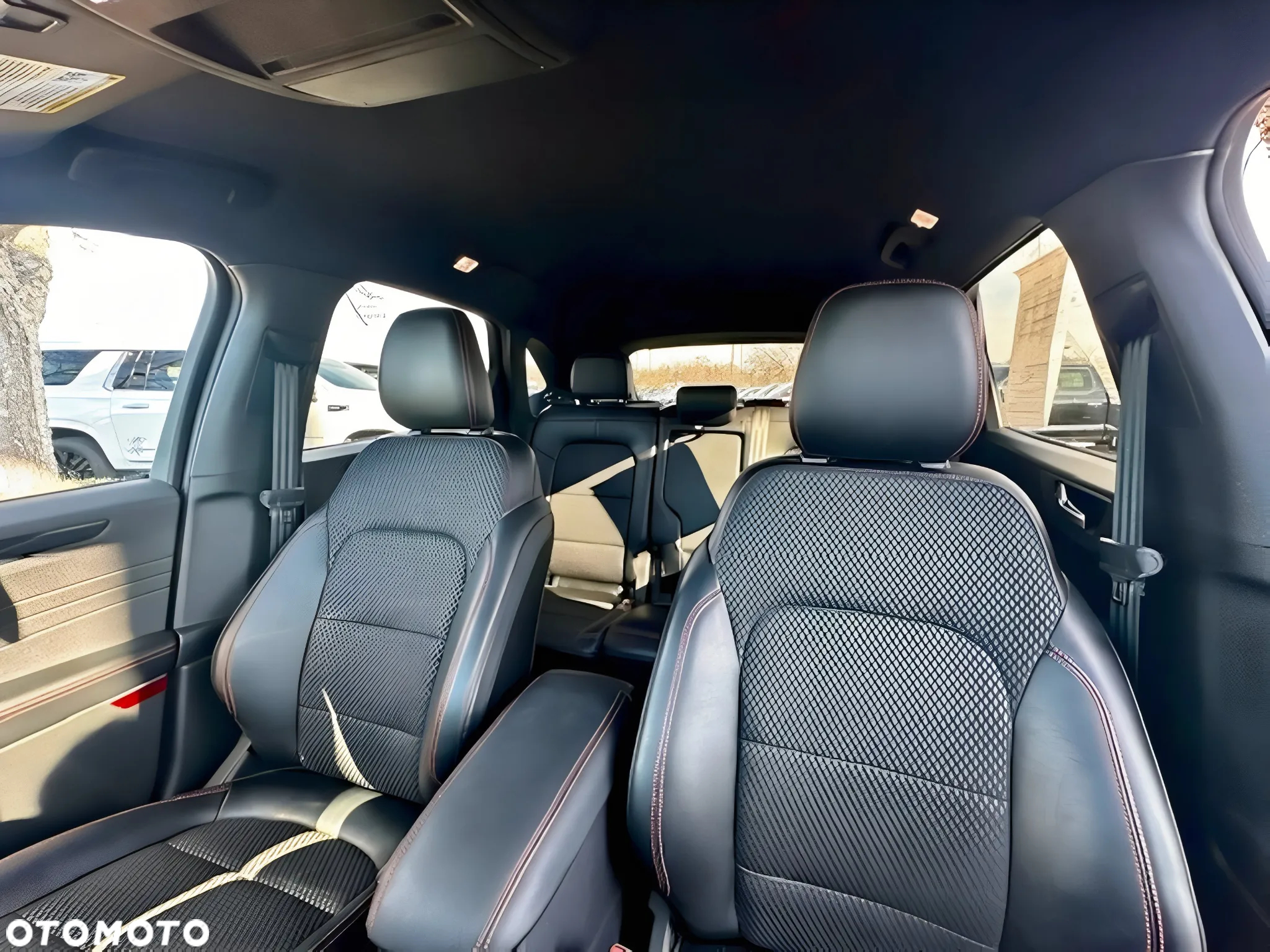 Ford Escape 2.0 EcoBoost AWD Titanium - 11