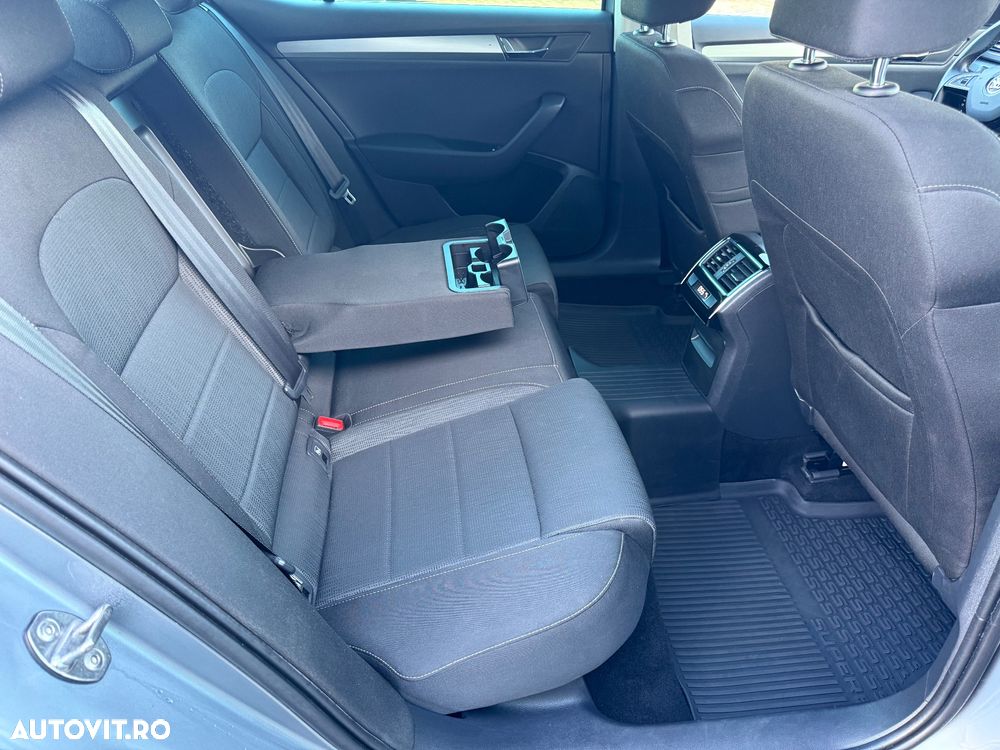 Skoda Superb 2.0 TDI DSG Active - 18