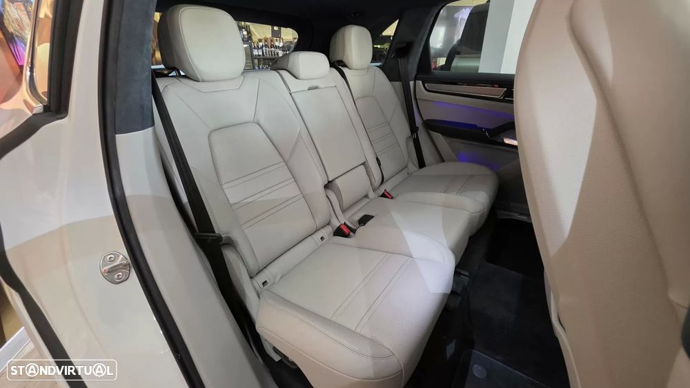 Porsche Cayenne Turbo S E-Hybrid - 23