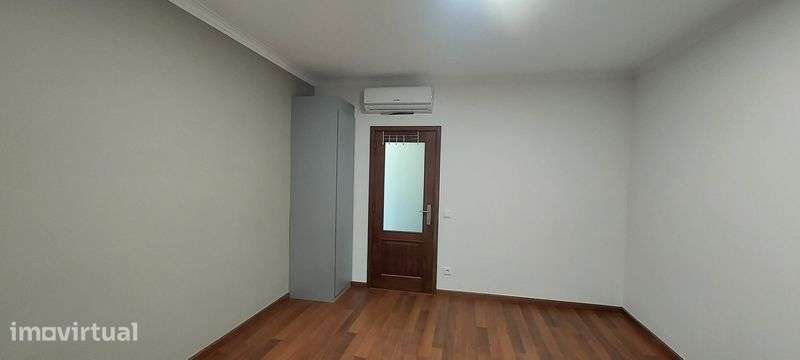 Apartamento para alugar  t2 num res do chão  com lugar de garagem. - Grande imagem: 2/9