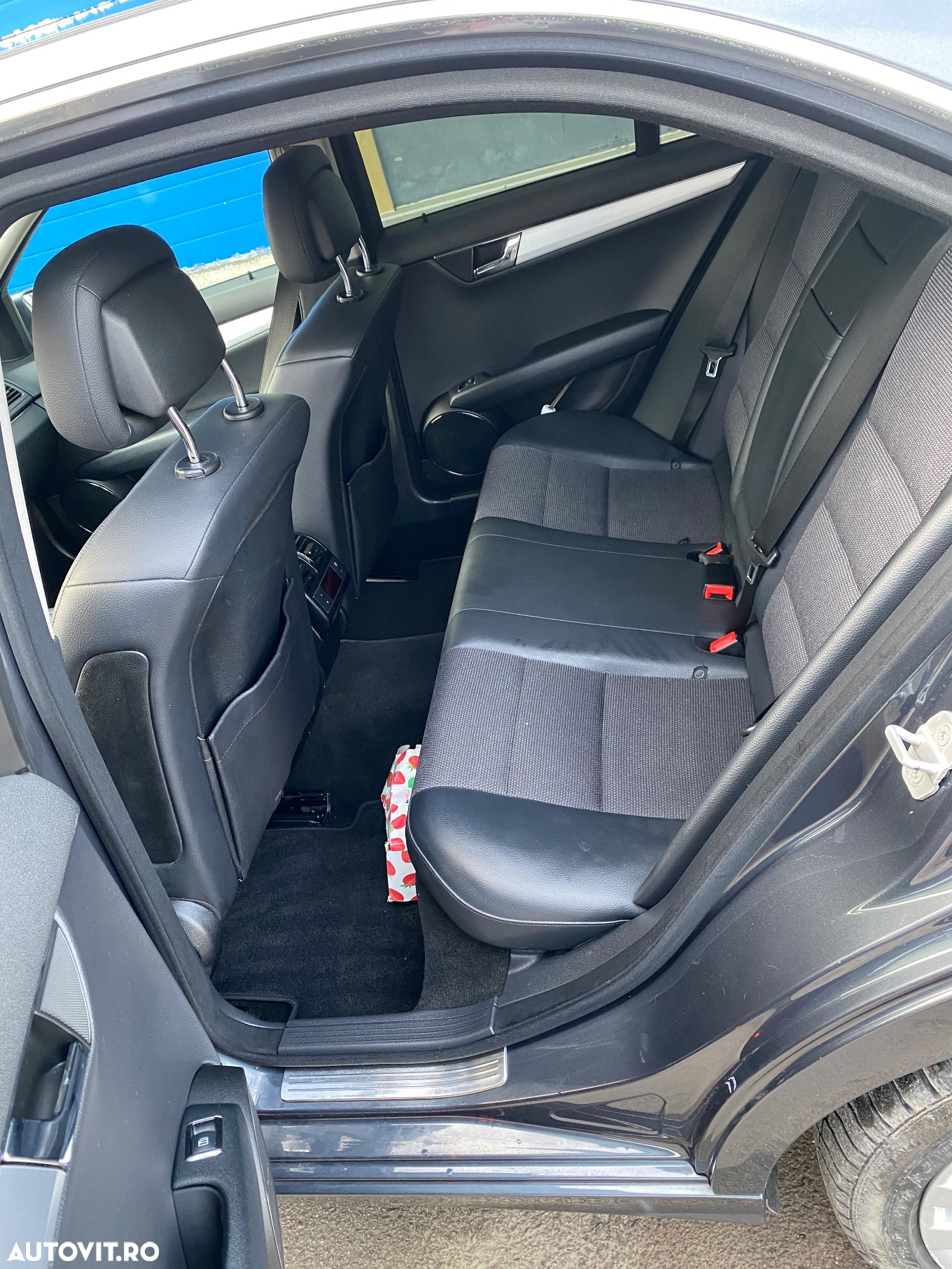 Mercedes-Benz C 300 T CDI 4Matic 7G-TRONIC Avantgarde Edition - 7