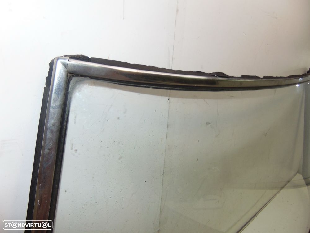 Datsun 1600 SSS para-brisas - 2