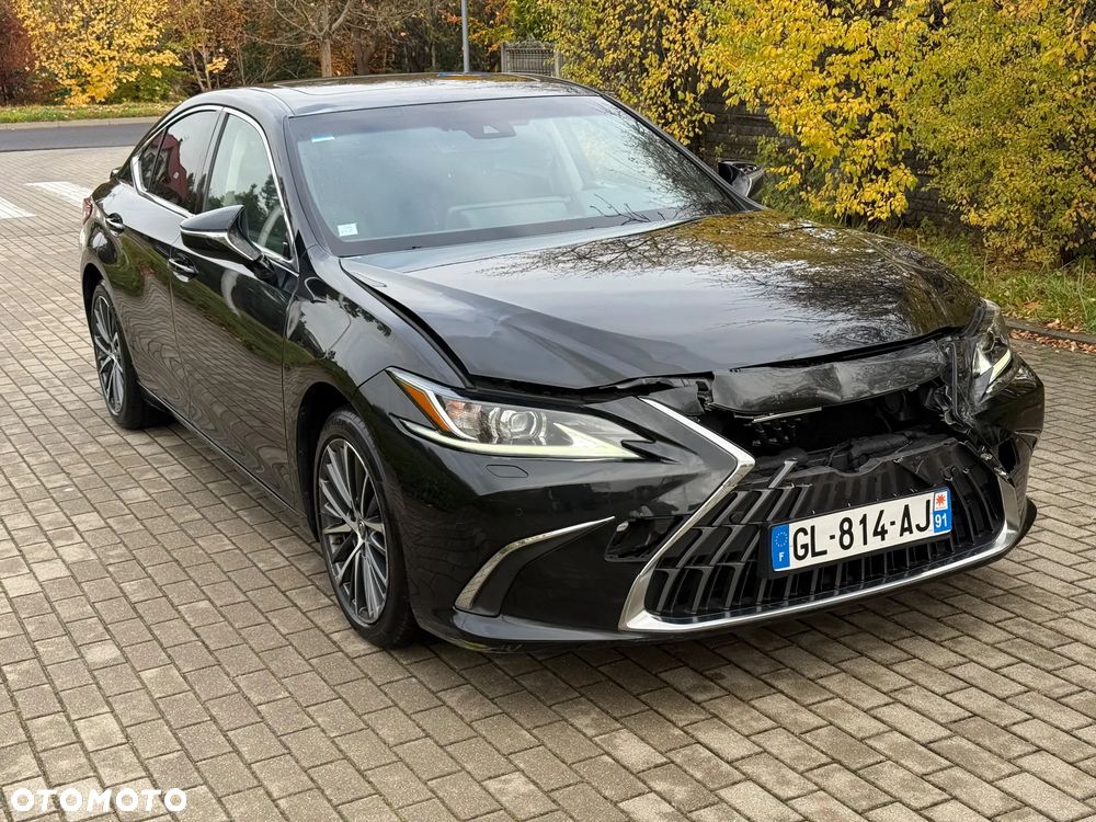 Lexus ES - 3