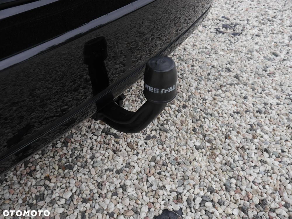 Volkswagen Touran 2.0 TDI DPF BlueMotion Technology MATCH - 17