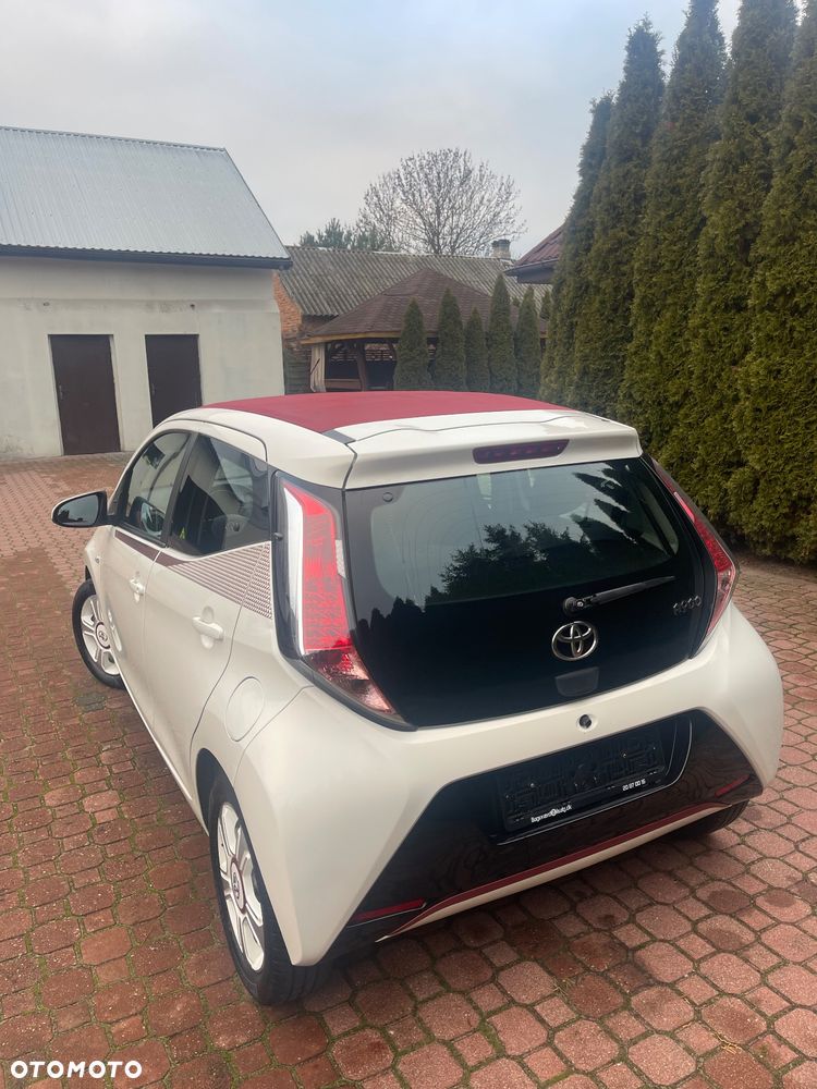 Toyota Aygo x-clusiv - 11