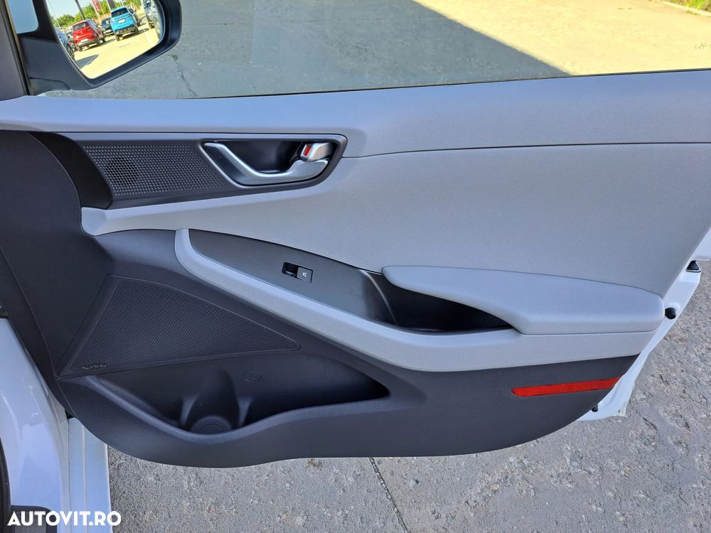 Hyundai IONIQ Plug-In Hybrid 1.6 141CP Exclusive - 28