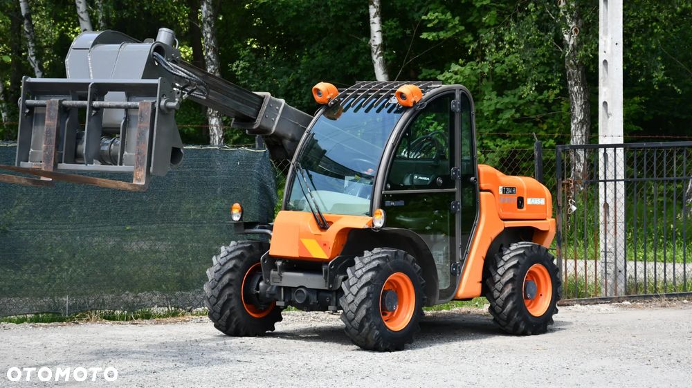 Ausa T 240H - 17