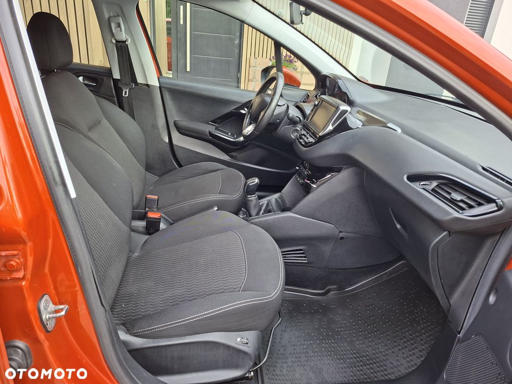 Peugeot 208 - 9