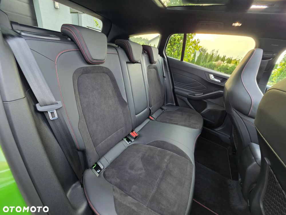 Ford Focus 2.3 EcoBoost ST X - 32