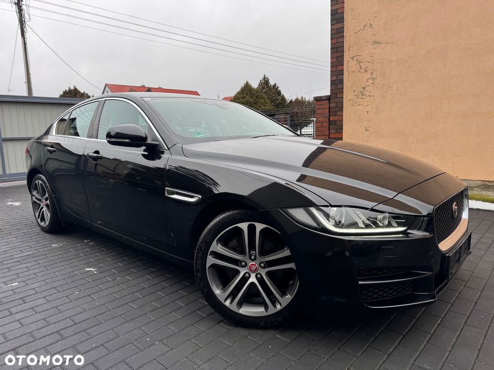 Jaguar XE 2.0 D Prestige - 17