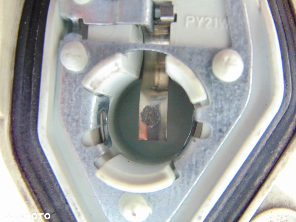 ORYGINAŁ wkład lampy lewej prawej tylny tył lewy prawy oprawka Opel Vectra C kombi 02-05r - 20