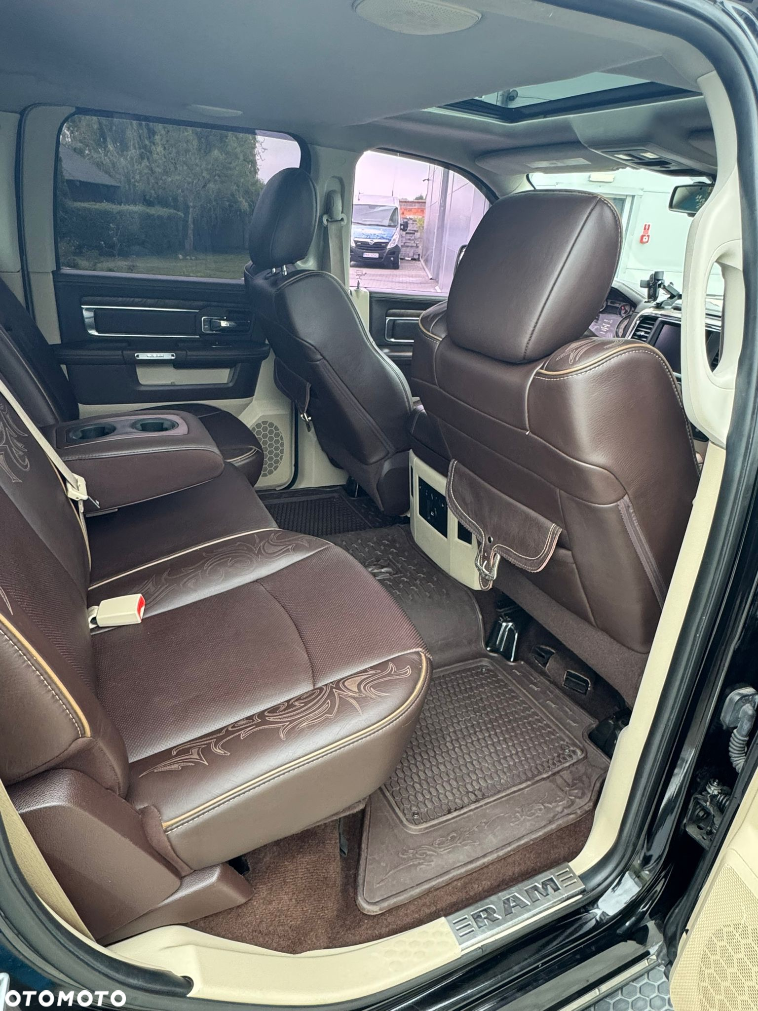 Dodge RAM 1500 5.7 4x4 - 18