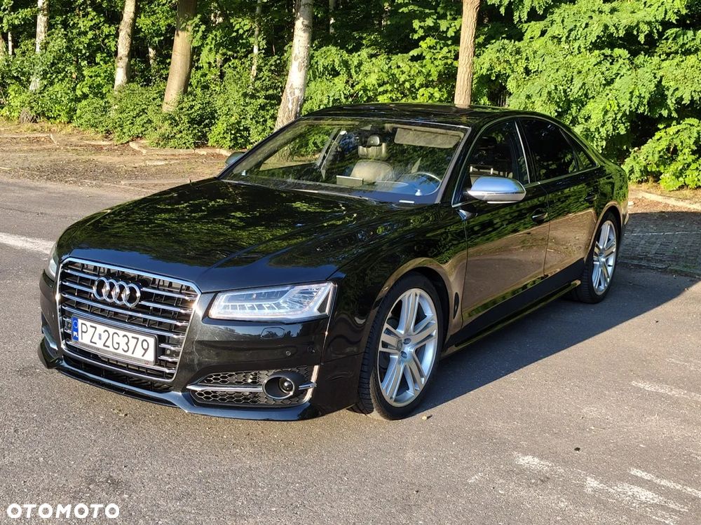 Audi S8 - 1