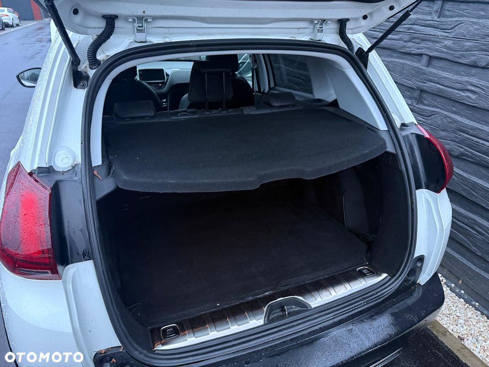 Peugeot 2008 PureTech 110 Stop&Start EAT6 GT-Line Edition - 22