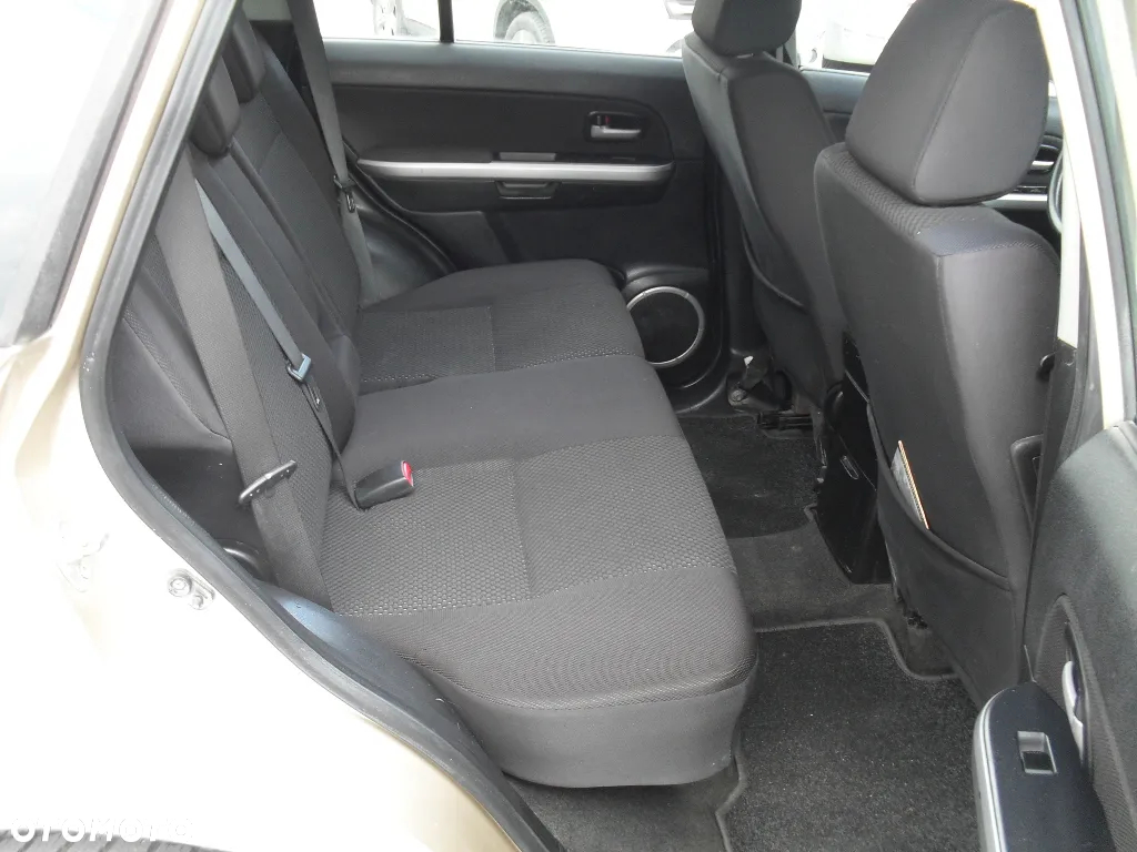 Suzuki Grand Vitara 2.0 - 26
