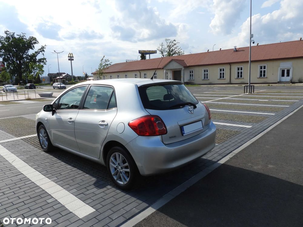 Toyota Auris - 4