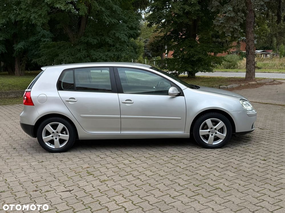 Volkswagen Golf - 2