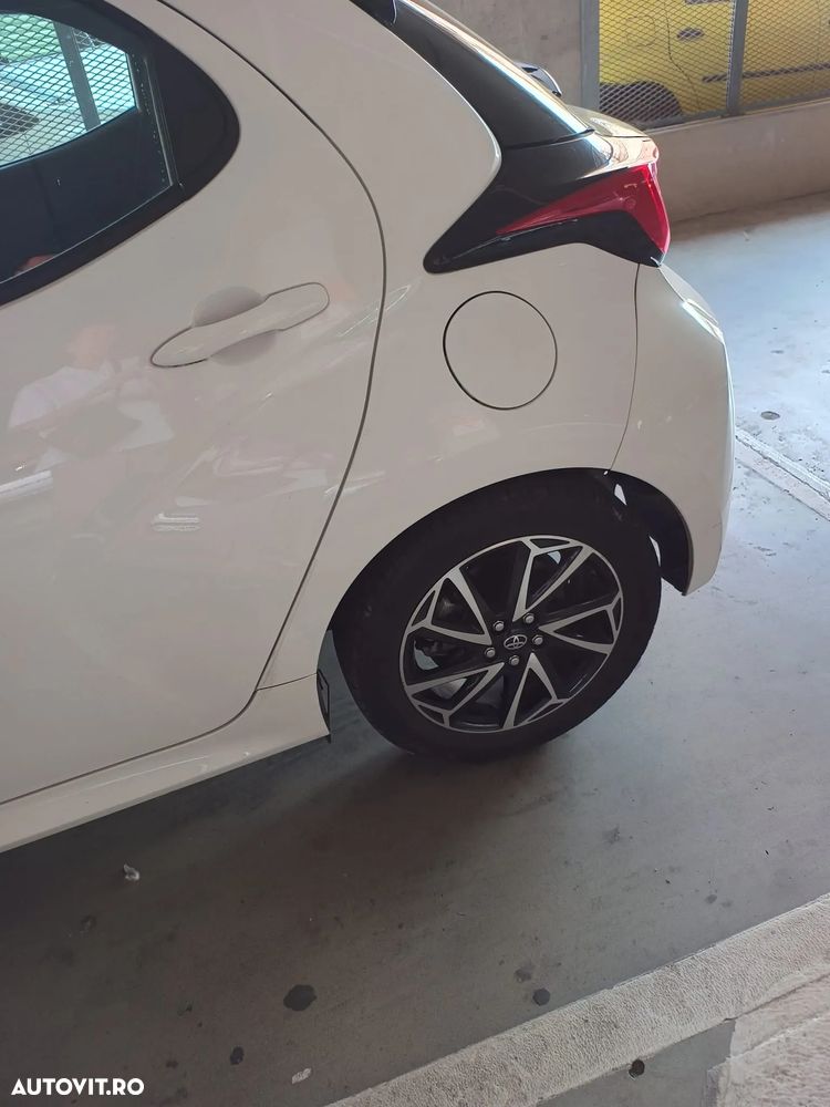 Toyota Yaris 1.5 VVT-i HSD Dynamic Plus - 22