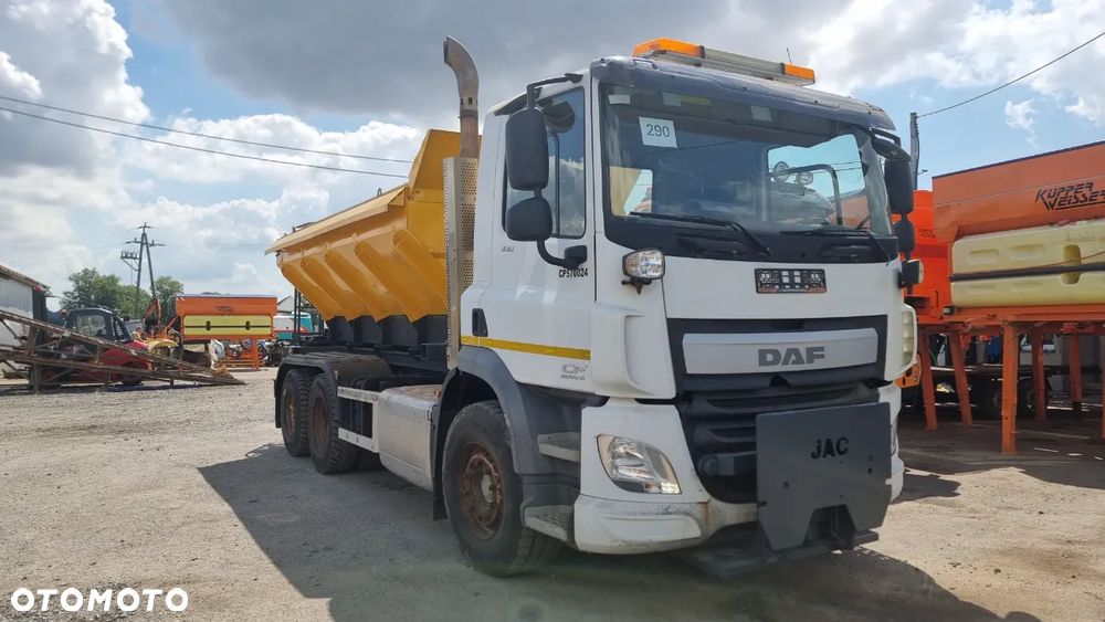 DAF CF 330 - 1