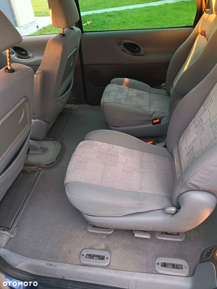 Volkswagen Sharan - 3