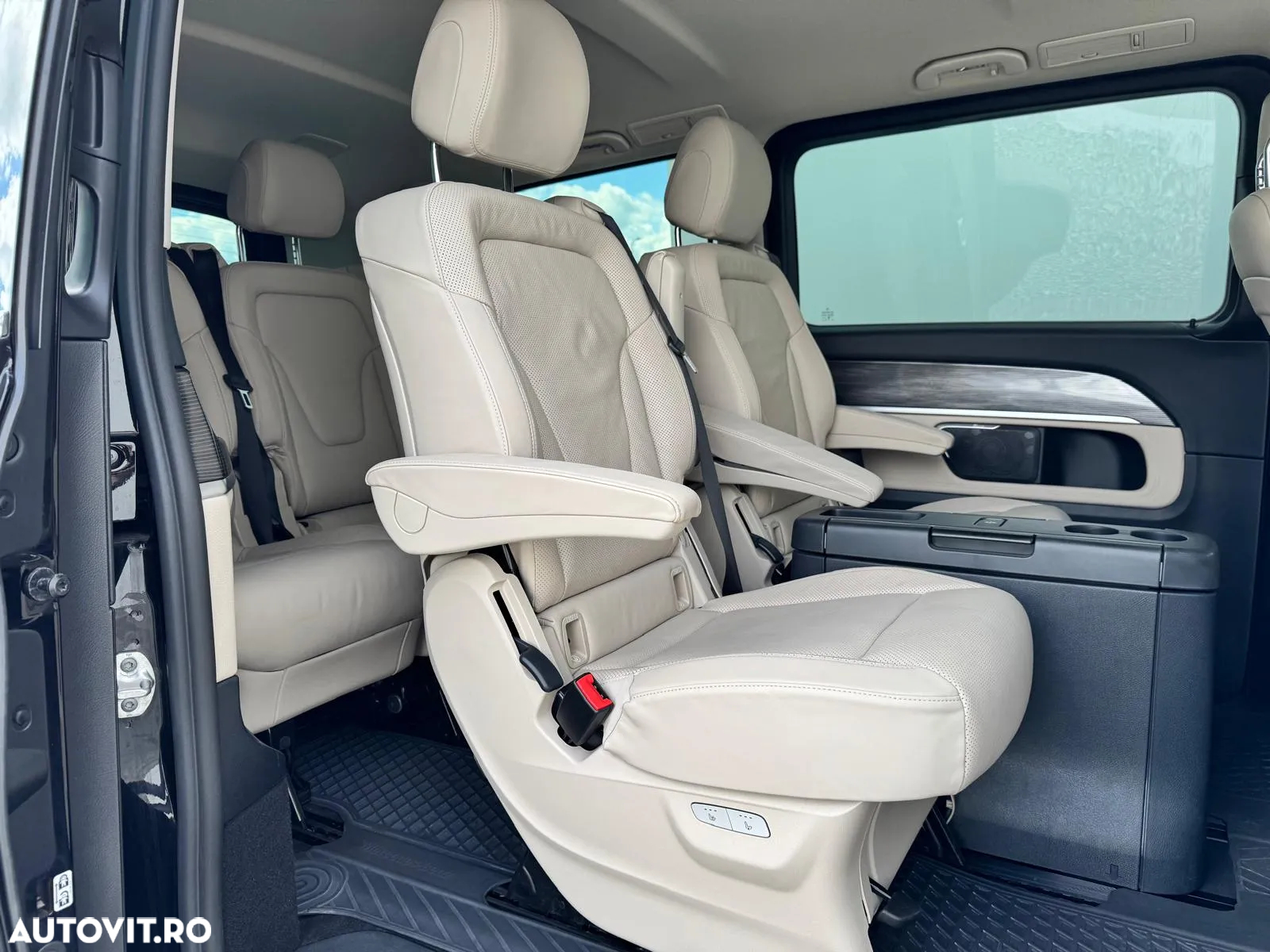 Mercedes-Benz V 300 d Combi Lung 237 CP AWD 9AT - 26