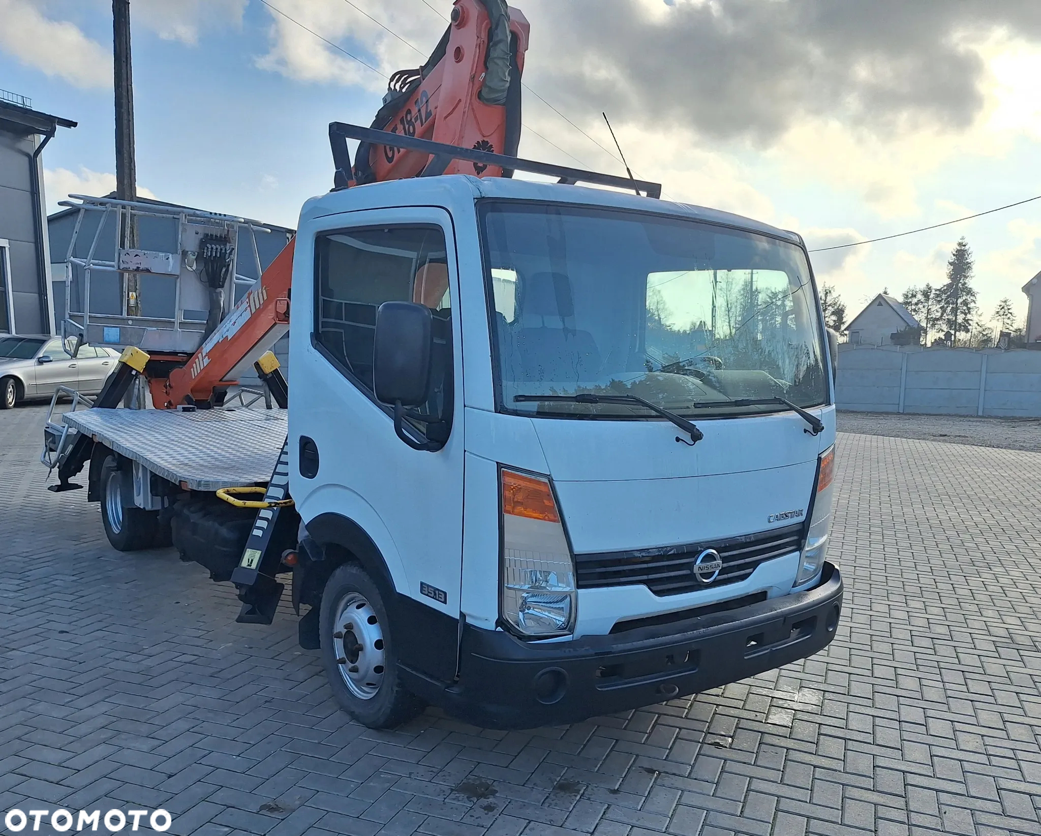 Nissan Cabstar Podnośnik Koszowy 18M - 2