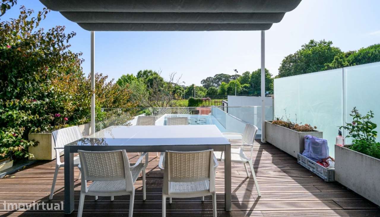 Moradia V3 com piscina e jardim para venda em Serralves no Porto - Grande imagem: 2/21