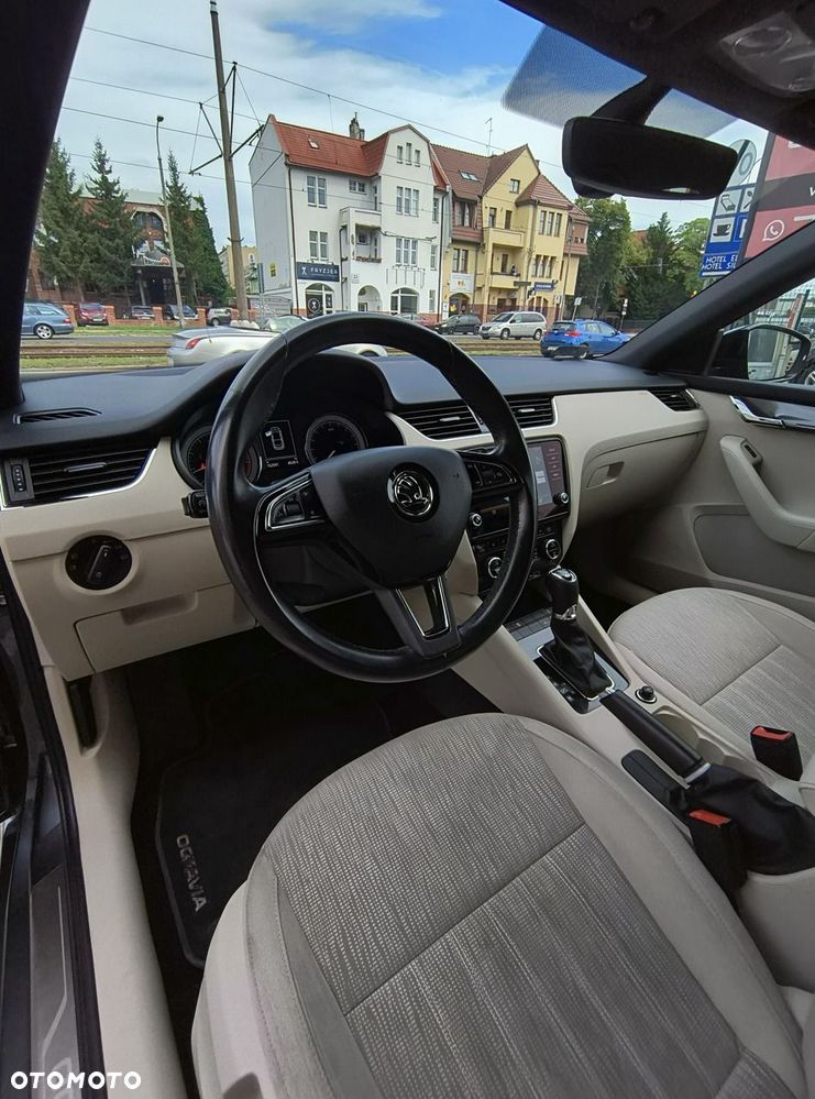 Skoda Octavia 2.0 TSI 4x4 Style DSG - 9