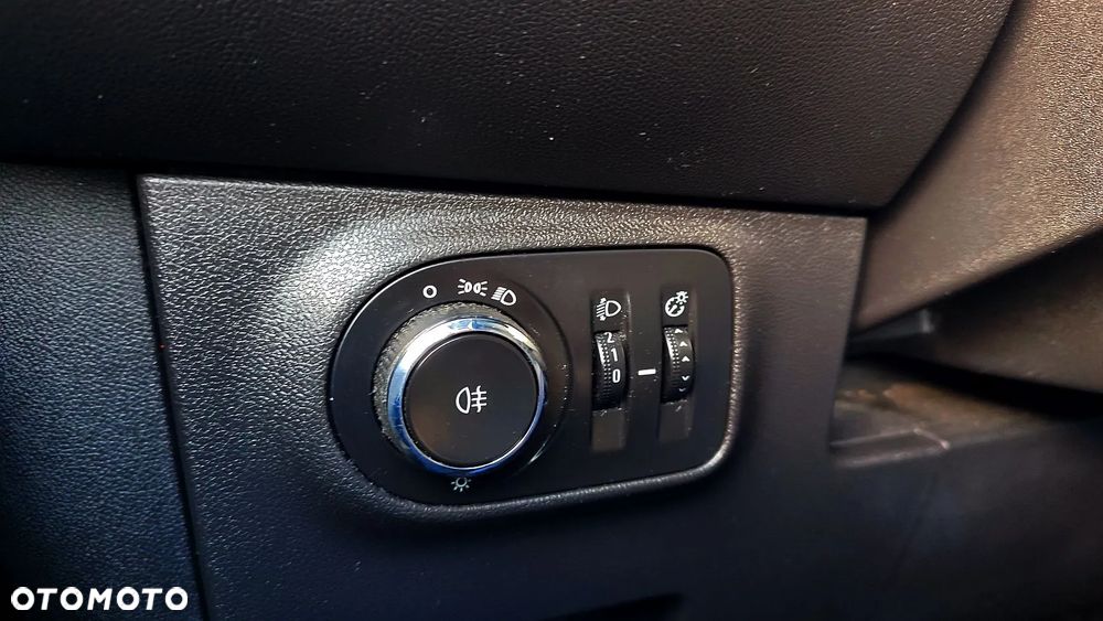 Opel Corsa 1.4 16V Edition - 36