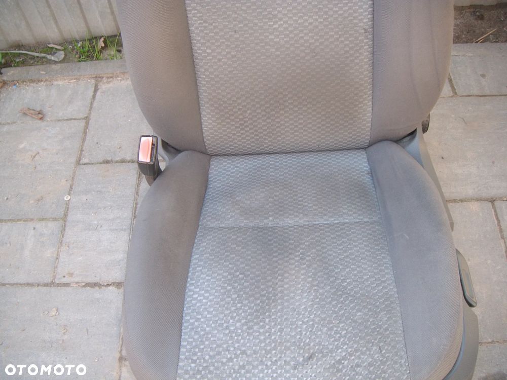 ford focus mk2 3d  05r  fotel lewy kierowcy - 2