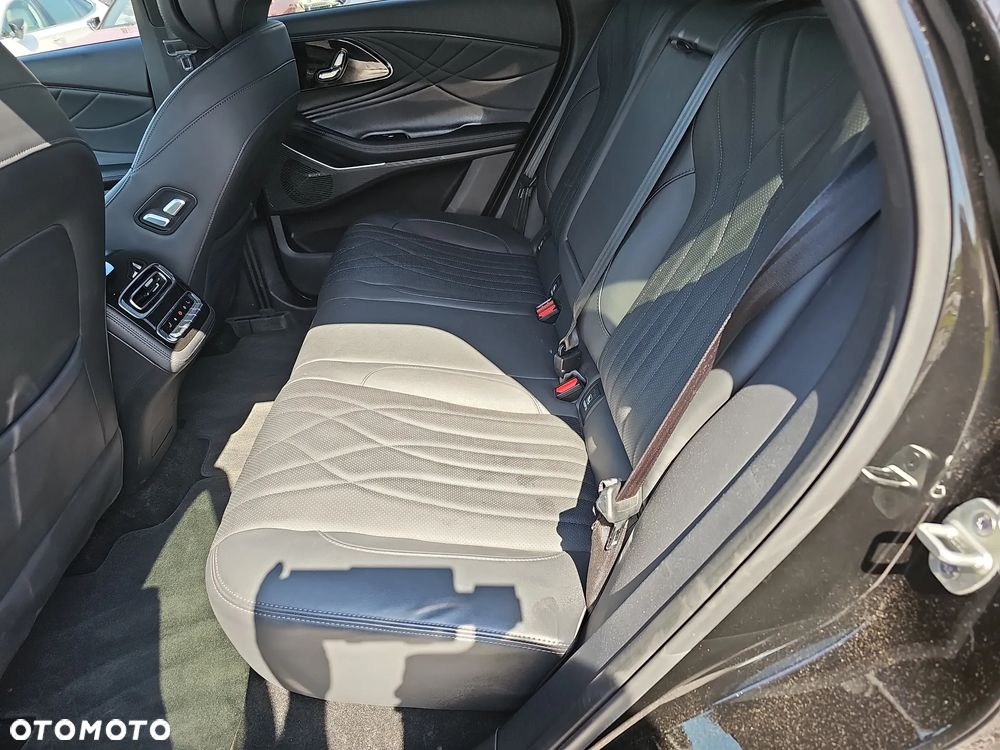 Omoda 9 1.5 Super Hybrid Exclusive AWD - 12
