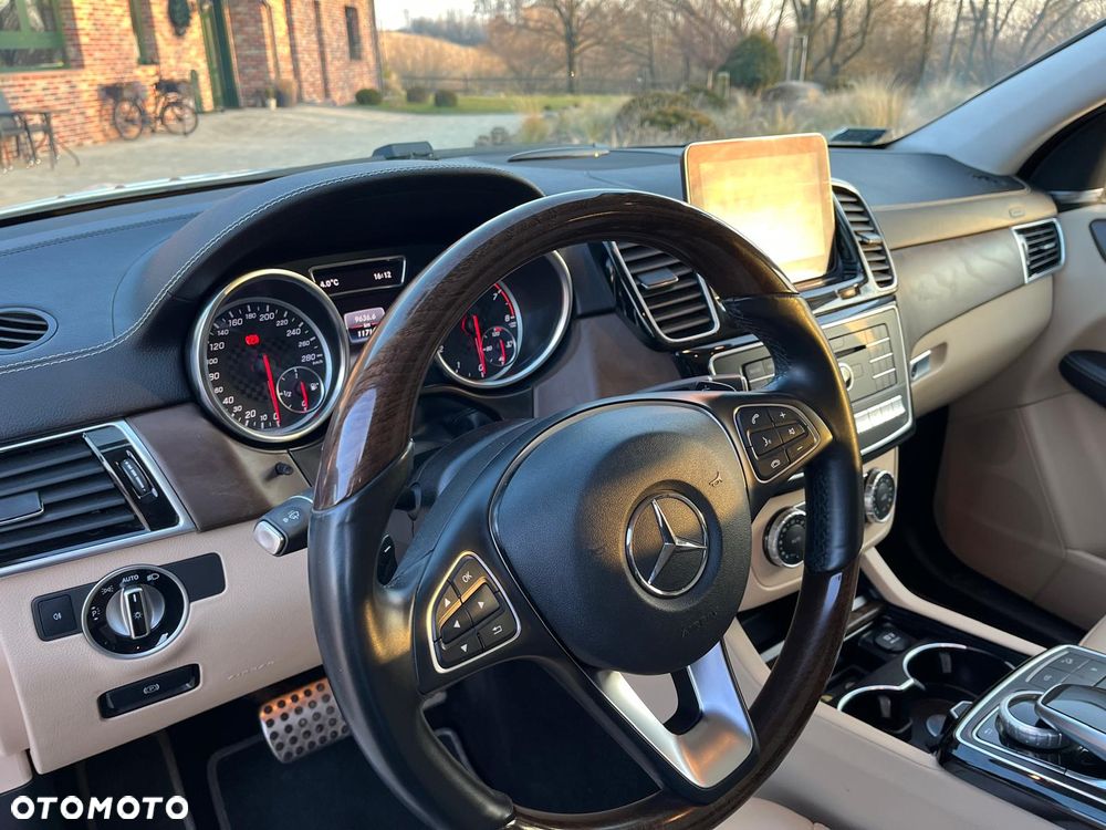 Mercedes-Benz GLC - 13