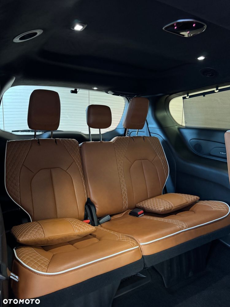 Chrysler Pacifica - 18