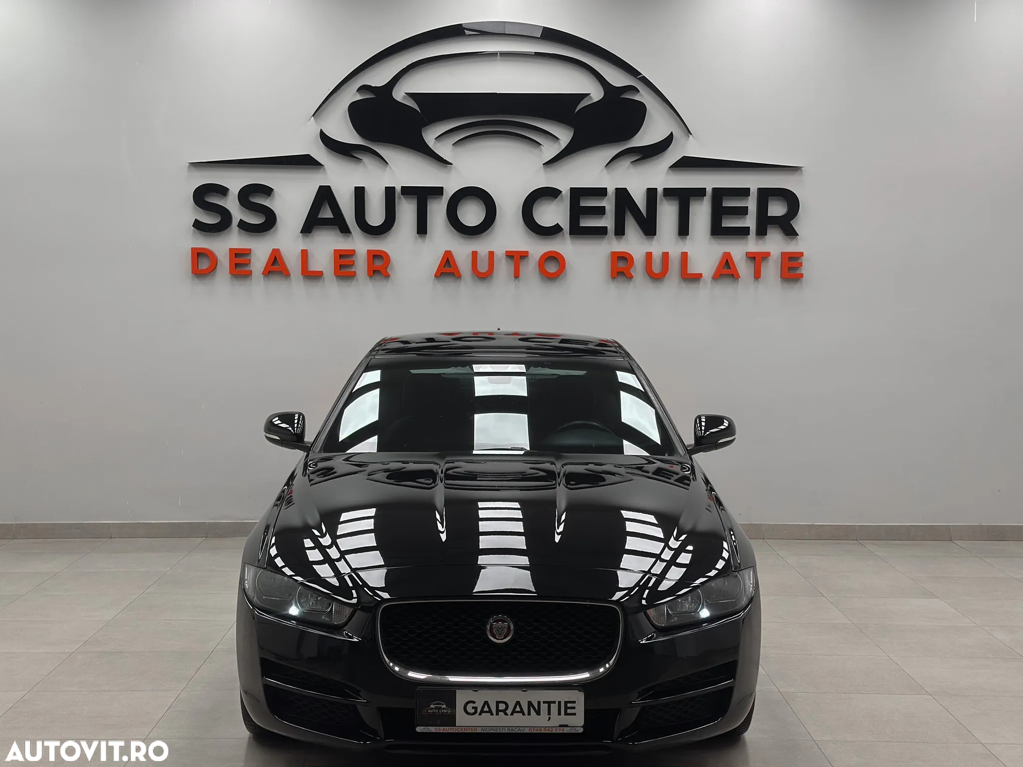 Jaguar XE 2.0 Pure - 7