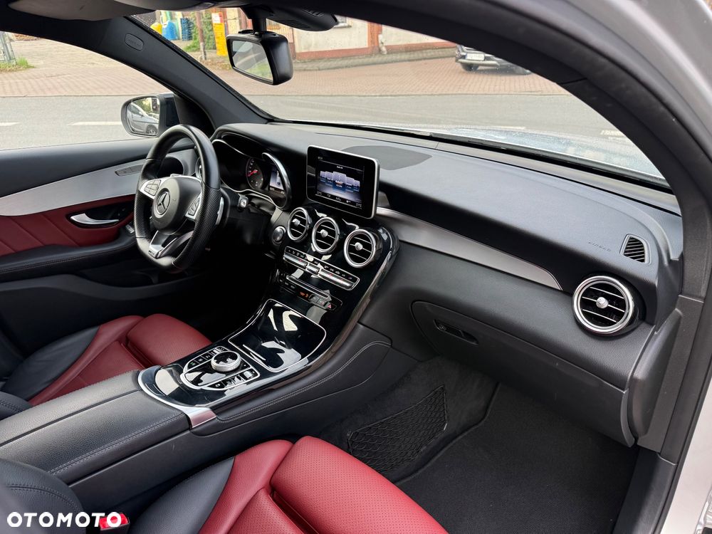 Mercedes-Benz GLC 220 d 4Matic 9G-TRONIC AMG Line - 11