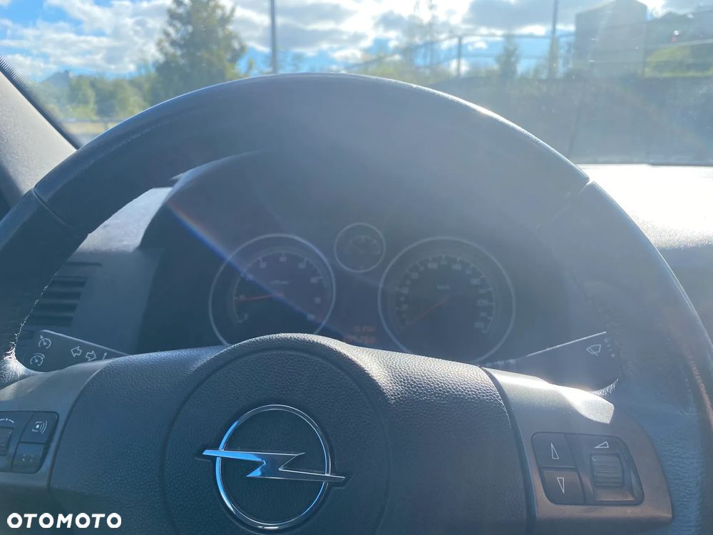 Opel Astra III GTC 1.6 Sport - 4