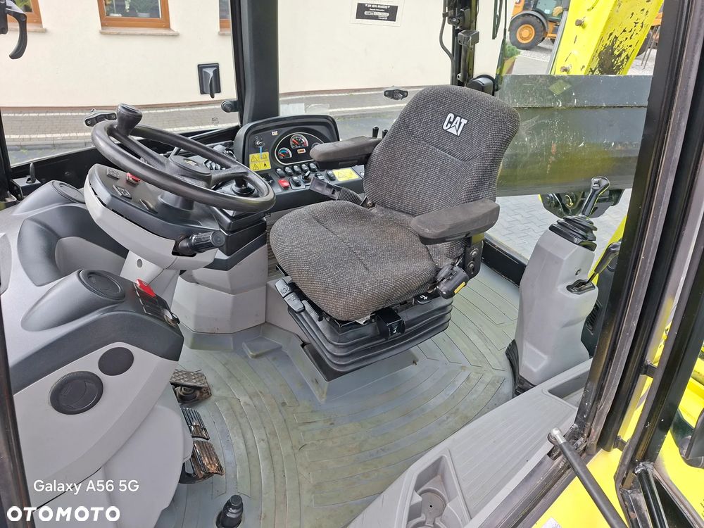 Caterpillar CAT 432E Premier - 9